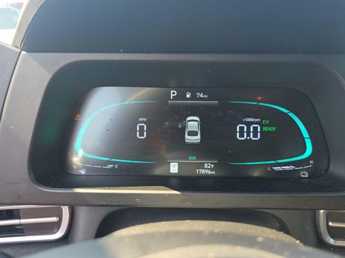 Used 2025 Hyundai Elantra Hybrid FWD image 6
