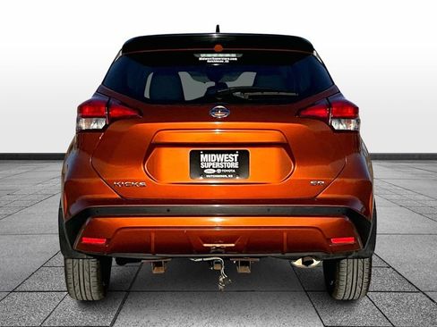Used 2021 Nissan Kicks SR image 4
