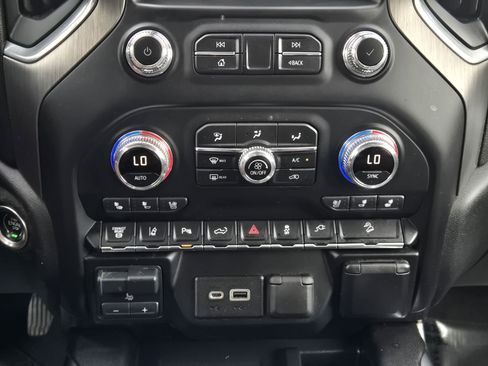 Used 2020 GMC Sierra 2500 Denali w/ Denali Ultimate Package AWD/4WD image 18