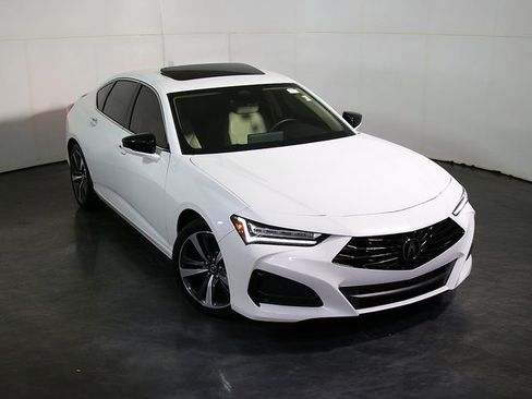 Used 2025 Acura TLX w/ Technology Package image 7
