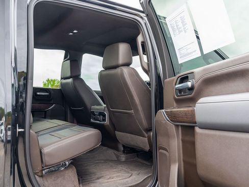 Used 2021 GMC Sierra 3500 Denali w/ Denali Ultimate Package AWD/4WD image 17
