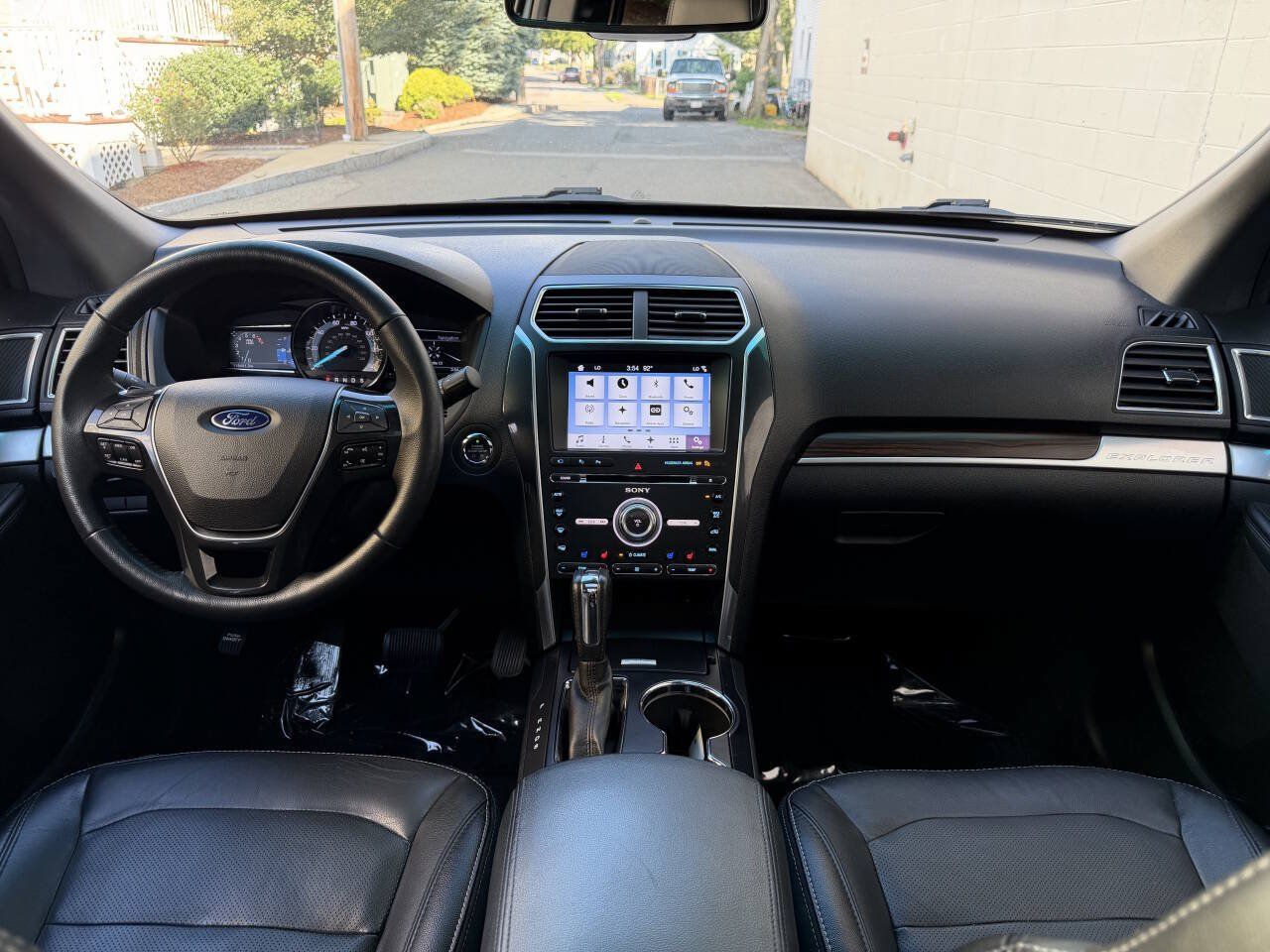 Used 2017 Ford Explorer Limited w/ Equipment Group 301A AWD/4WD image 36