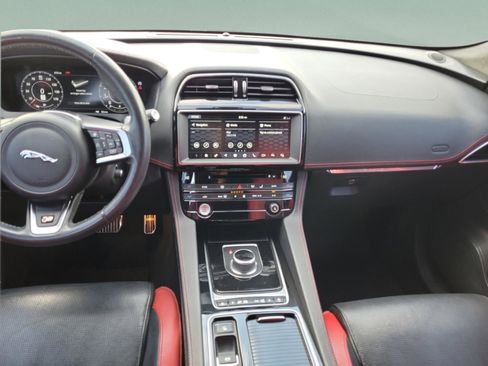 Used 2020 Jaguar F-PACE S AWD/4WD image 9