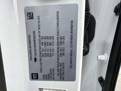 Used 2025 GMC Yukon AT4 w/ LPO, Floor Liner Package image 37