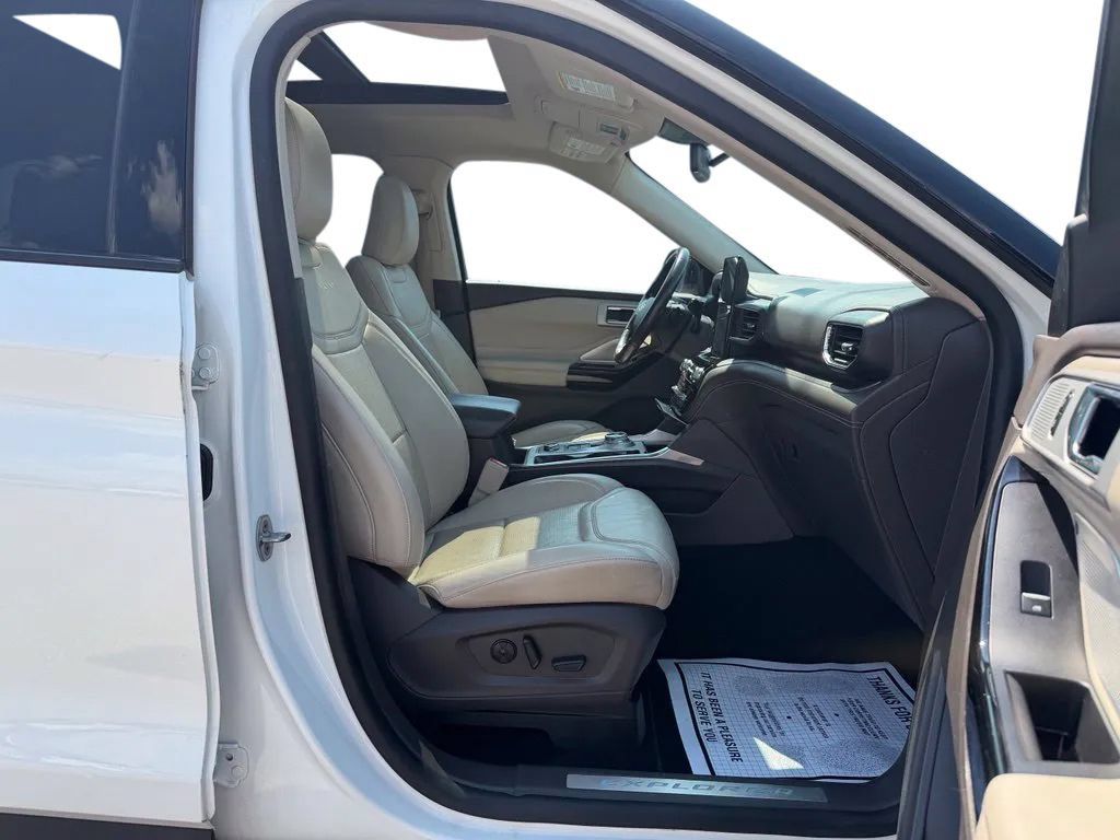Used 2021 Ford Explorer Platinum w/ Equipment Group 601A AWD/4WD image 26