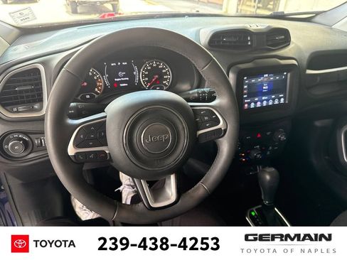 Used 2019 Jeep Renegade Latitude FWD image 17