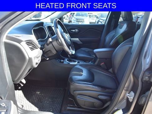 Used 2018 Jeep Cherokee Trailhawk w/ Cold Weather Group AWD/4WD image 4