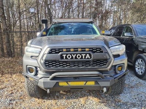 Used 2022 Toyota Tacoma SR5 image 2