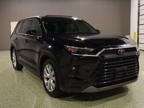 Used 2024 Toyota Grand Highlander XLE image 1