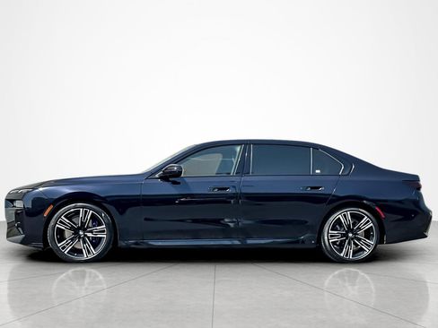 Used 2024 BMW 740i w/ Premium Package RWD image 2