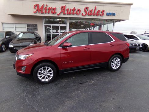 Used 2018 Chevrolet Equinox LT image 2