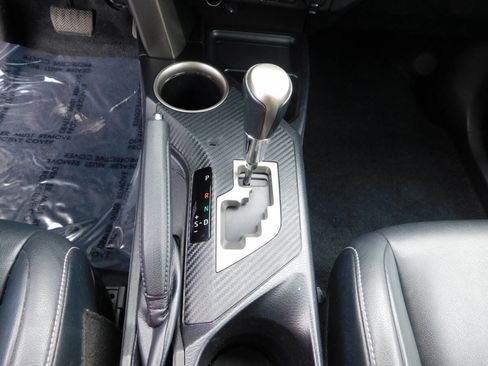 Used 2015 Toyota RAV4 Limited w/ Technology Package image 17