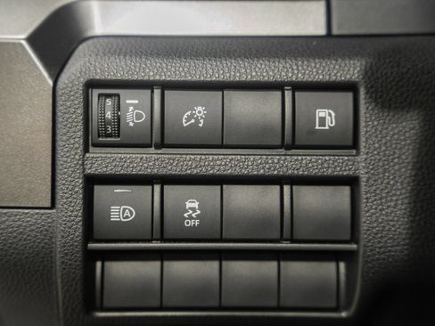 Used 2025 Toyota 4Runner SR5 AWD/4WD image 41