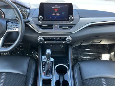 Used 2024 Nissan Altima 2.5 SR image 3