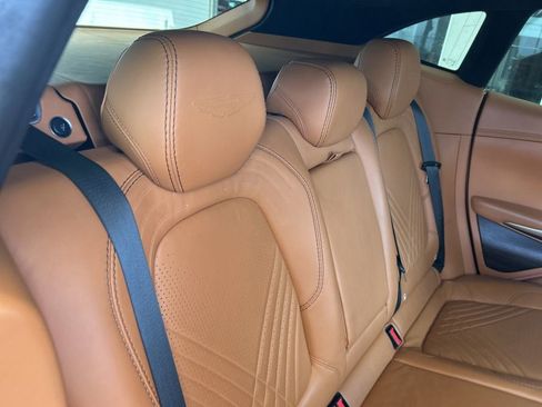 Used 2023 Aston Martin DBX AWD/4WD image 27