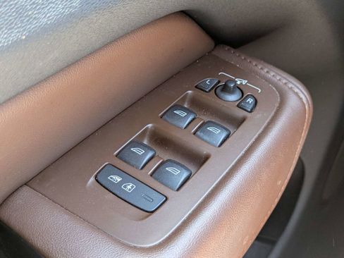 Used 2023 Volvo XC60 B5 Plus w/ Protection Package Premier image 24