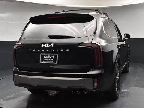 Used 2025 Kia Telluride SX w/ SX Captain's Chair Package image 7