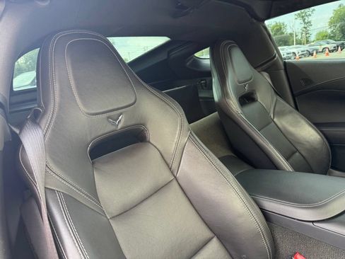 Used 2018 Chevrolet Corvette Stingray Coupe RWD image 22