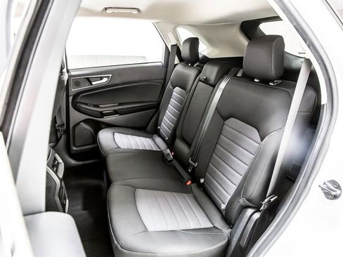 Used 2021 Ford Edge SE FWD image 29