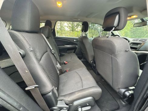 Used 2018 Dodge Journey SE FWD image 30