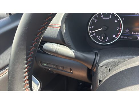 Used 2025 Nissan Sentra SR FWD image 21