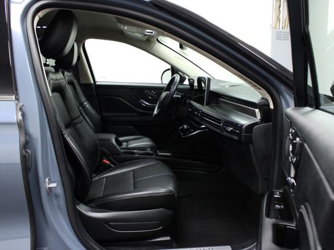 Used 2024 Lincoln Corsair Reserve image 16