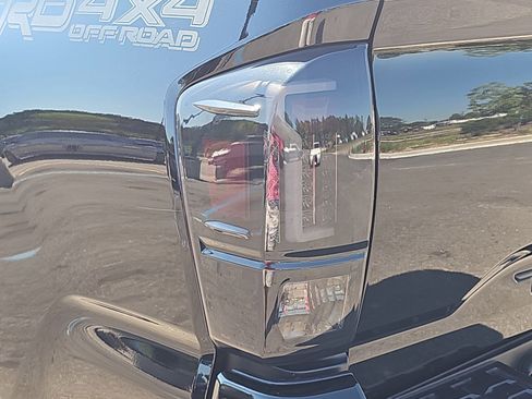 Used 2023 Toyota Tacoma TRD Off-Road w/ TRD Premium Off Road Package AWD/4WD image 31