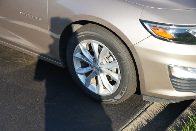Used 2025 Chevrolet Malibu LT FWD image 3