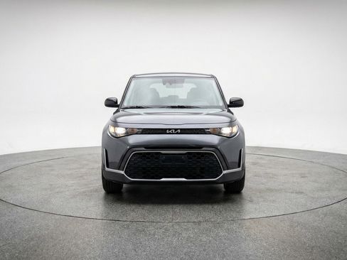Used 2025 Kia Soul LX w/ LX Technology Package FWD image 2