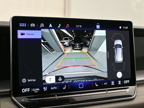 Used 2025 Volkswagen Tiguan SE AWD/4WD image 7