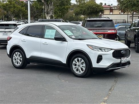 Certified 2024 Ford Escape Active image 3