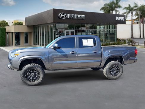 Used 2022 Toyota Tacoma SR w/ SR Convenience Package image 6