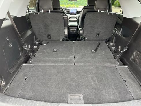 Used 2020 Ford Explorer XLT w/ Equipment Group 202A AWD/4WD image 26