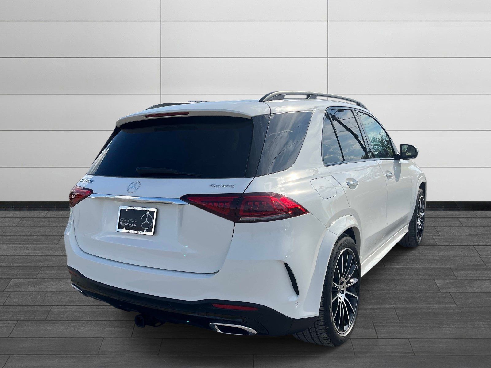 Used 2023 Mercedes-Benz GLE 450 4MATIC image 3
