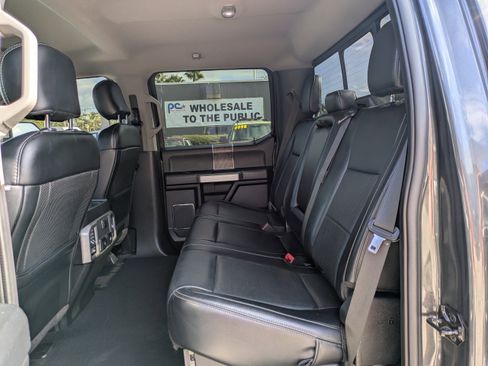 Used 2019 Ford F250 Lariat w/ Chrome Package image 14