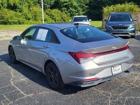 Used 2023 Hyundai Elantra SEL w/ Cargo Package FWD image 5