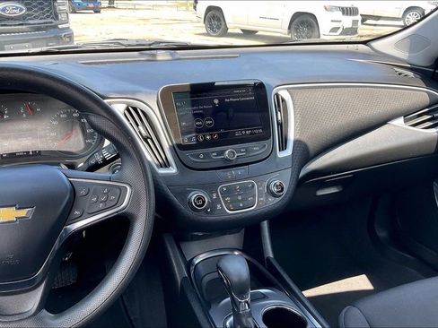 Used 2023 Chevrolet Malibu LT FWD image 9