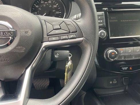 Used 2021 Nissan Rogue Sport S FWD image 13