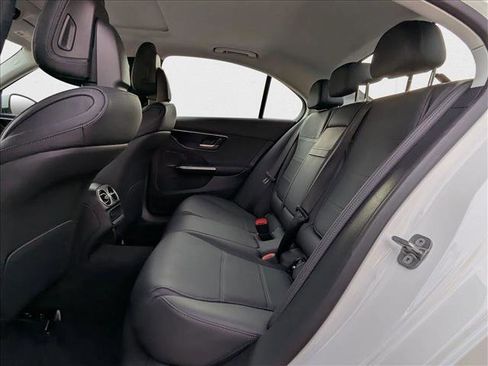 Used 2025 Mercedes-Benz C 300 4MATIC Sedan image 16