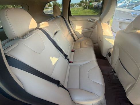 Used 2016 Volvo XC60 T5 Premier w/ Protection Package FWD image 31