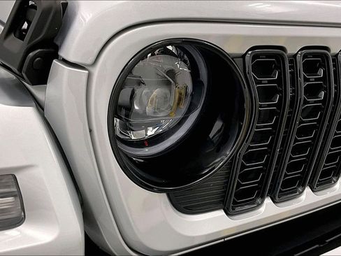 Used 2024 Jeep Wrangler High Altitude image 30