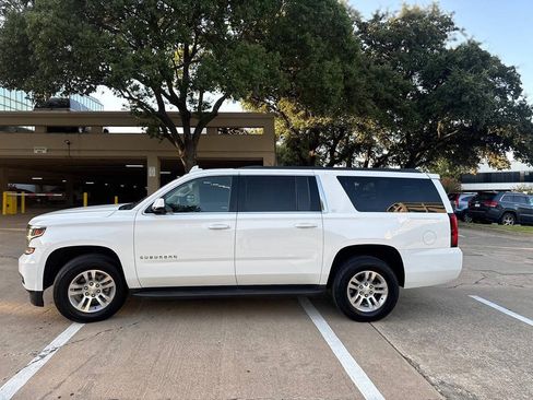 Used 2015 Chevrolet Suburban LT RWD image 3