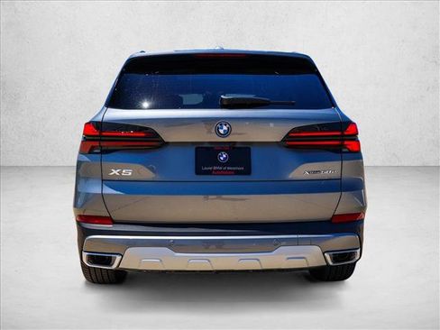 Used 2026 BMW X5 xDrive50e AWD/4WD image 6