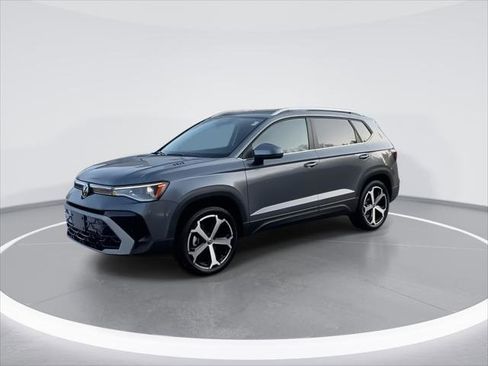 New 2026 Volkswagen Taos SEL image 4
