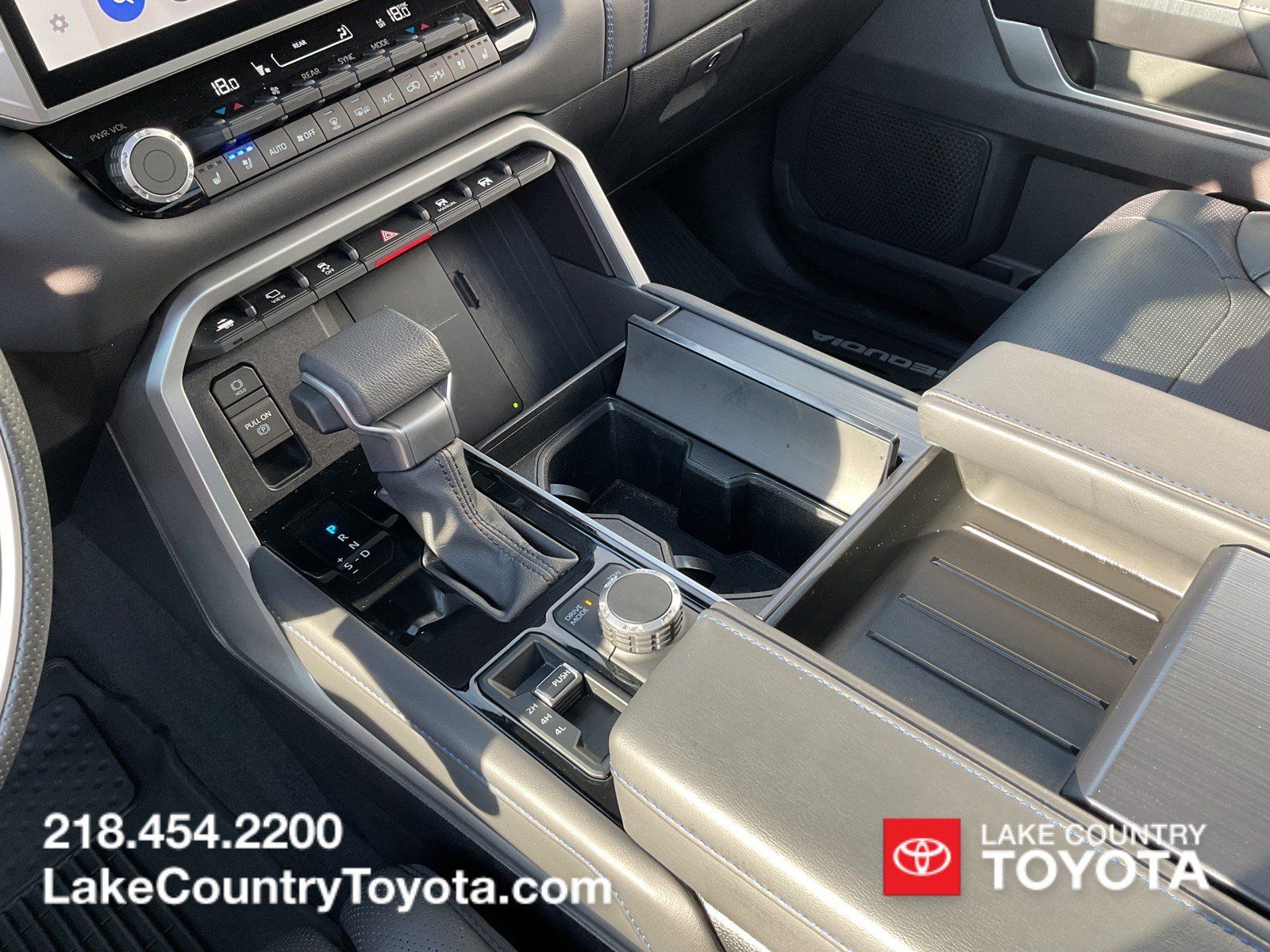 Used 2025 Toyota Sequoia Platinum AWD/4WD image 35