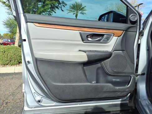 Used 2019 Honda CR-V Touring image 18
