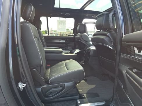 Used 2025 Jeep Grand Wagoneer L Series II Obsidian w/ Quick Order Packagew 28T AWD/4WD image 59