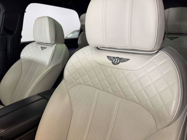 Used 2020 Bentley Bentayga AWD/4WD image 31