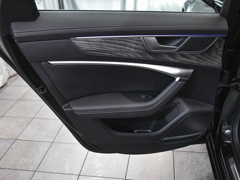 Used 2025 Audi A6 Premium Plus image 12