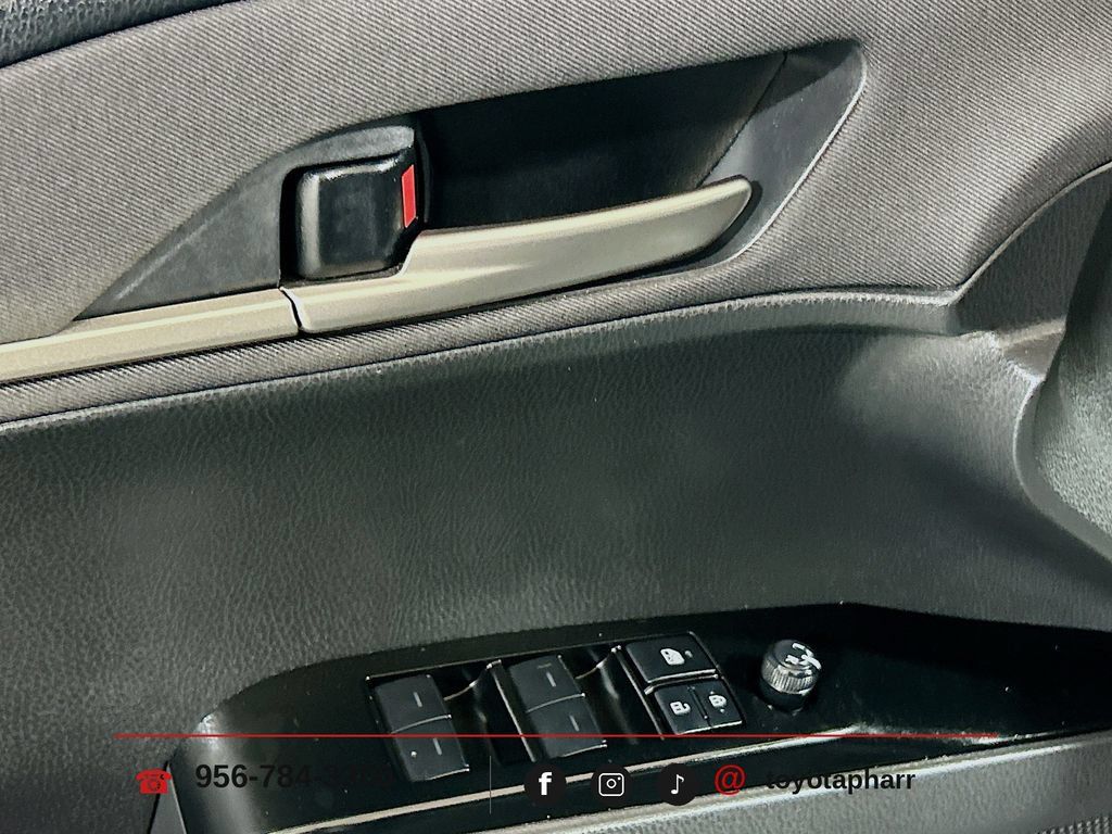 Used 2025 Toyota Camry LE w/ Convenience Package FWD image 16
